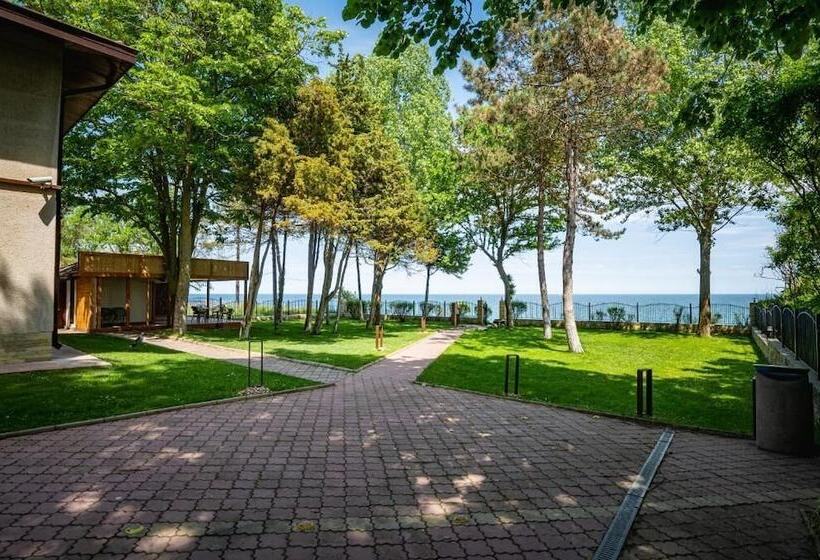 펜션 Epico Seafront & Garden Apartments