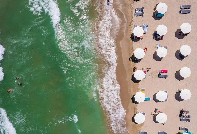 펜션 Epico Seafront & Garden Apartments