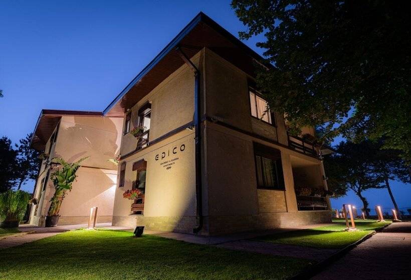 펜션 Epico Seafront & Garden Apartments