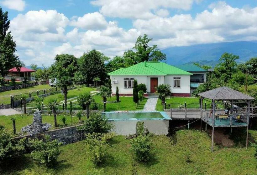 پانسیون Kokhta Guest House On The Mountain