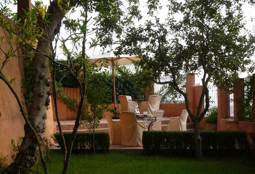 ריאדים Dar Rass El Maa