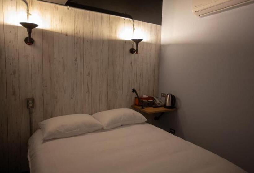 هاستل The Rooms Inn