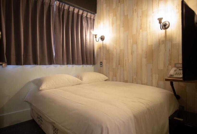 هاستل The Rooms Inn