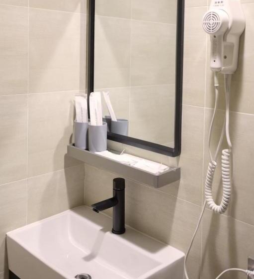 هاستل The Rooms Inn