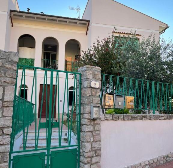 ベッドアンドブレックファースト Bed And Coffee Rooms Portoferraio