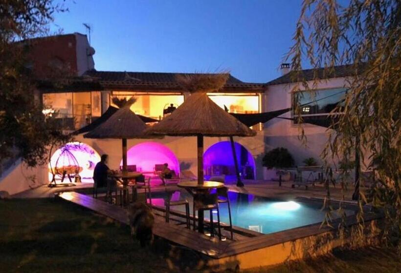 مبيت وإفطار Les Lofts De Bouzigues