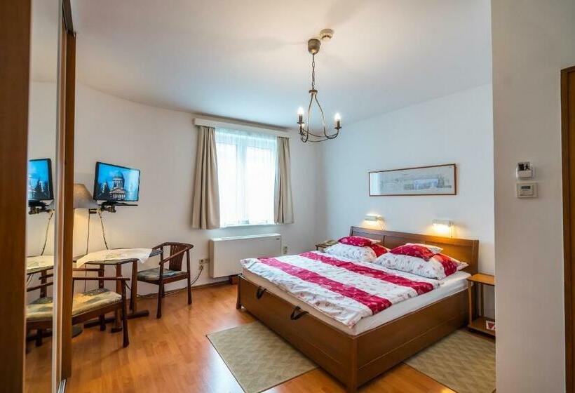 Bed and Breakfast Szent Kristóf Panzió