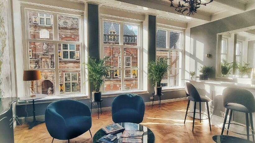 Elf Bed And Breakfast