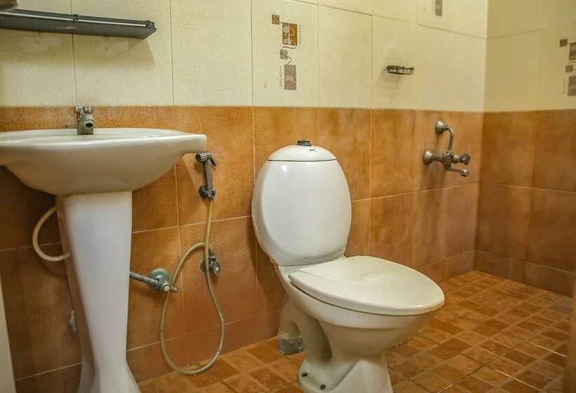 Fabhotel Hibiscus Stays Nr Sholinganallur Water Lake & Vgp Aqua Kingdom