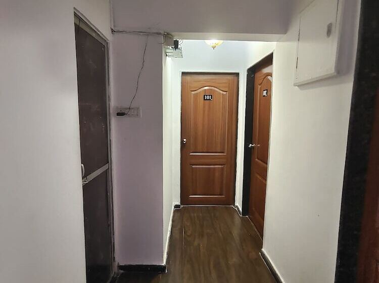 בית מלון כפרי Astha Residency