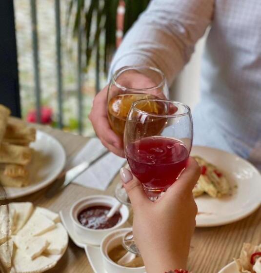 هتل Holiday Borjomi