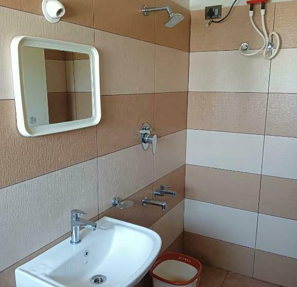 בית מלון כפרי Honnasiri Residency