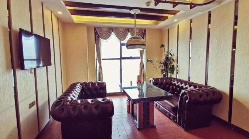 ホテル James Joyce Coffetel Golmud Huaxing Plaza Branch