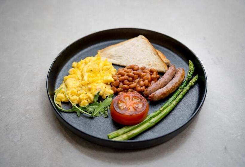 Отель One O Eight Boutique