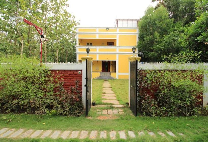 Отель Orange Orchid 6bhk Private Pool Villa