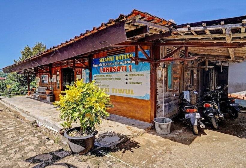 فندق Oyo 91201 Larasati Homestay Pantai Klayar