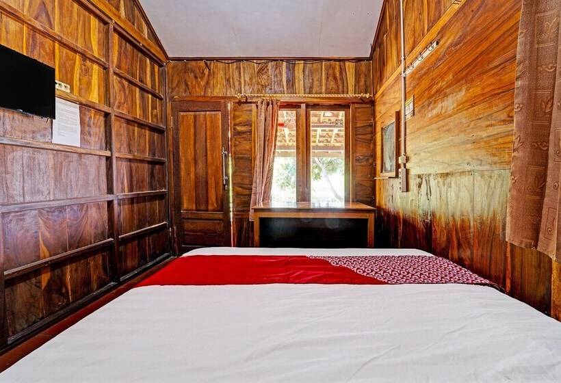 فندق Oyo 91201 Larasati Homestay Pantai Klayar