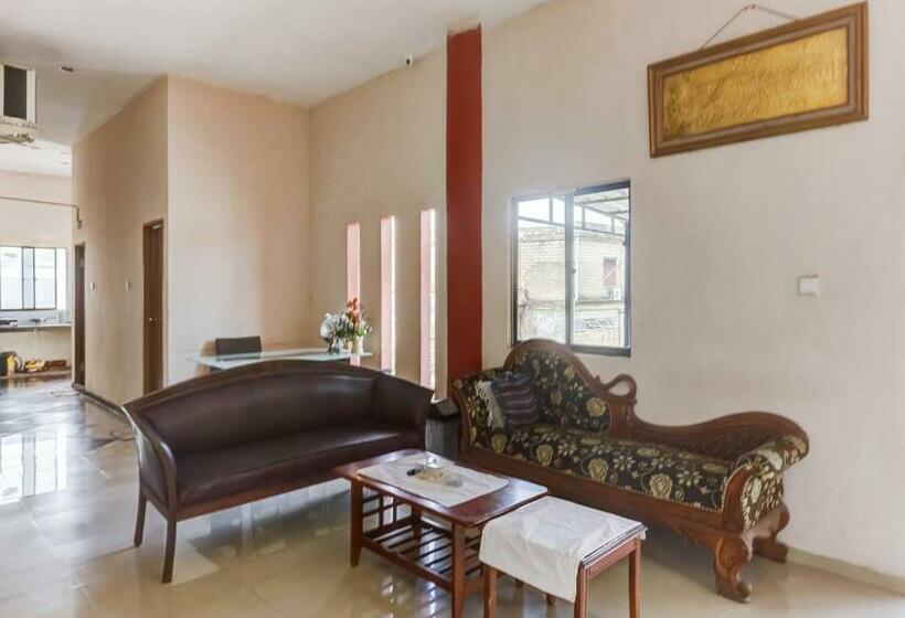 ホテル Oyo 91298 Rumah Cantik Homestay