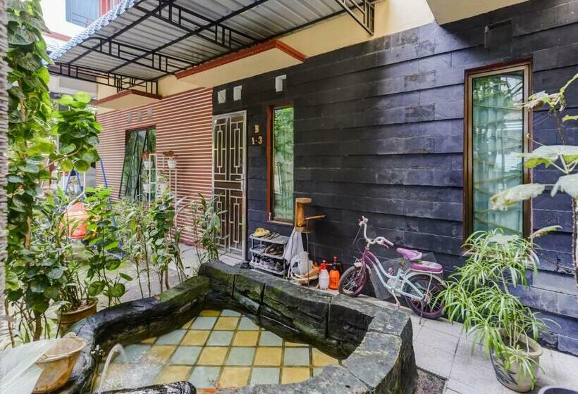 ホテル Oyo 91298 Rumah Cantik Homestay