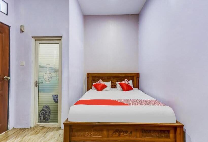 ホテル Oyo 91298 Rumah Cantik Homestay