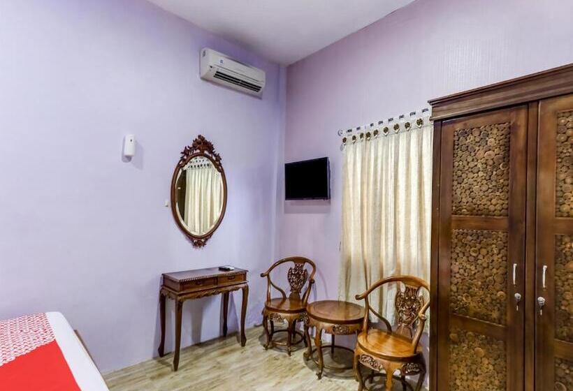 ホテル Oyo 91298 Rumah Cantik Homestay