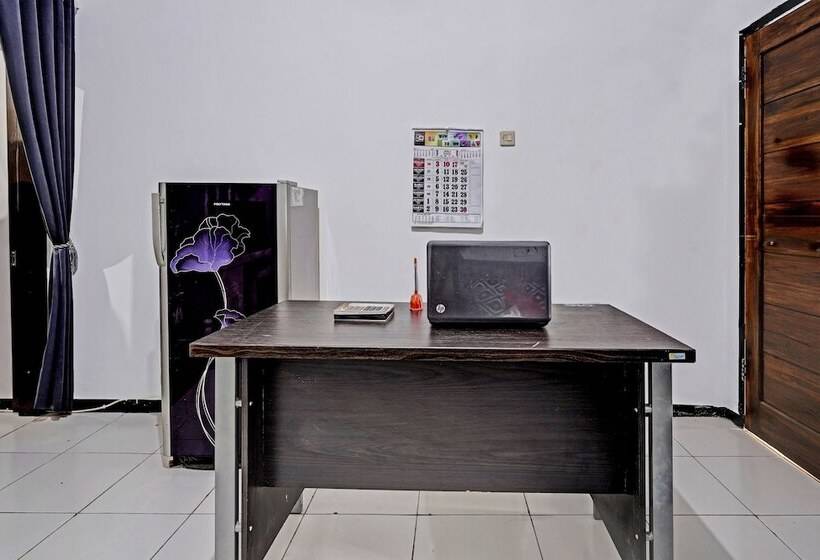 호텔 Oyo 91334 Permata Papua Guest House