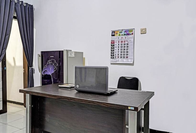 호텔 Oyo 91334 Permata Papua Guest House