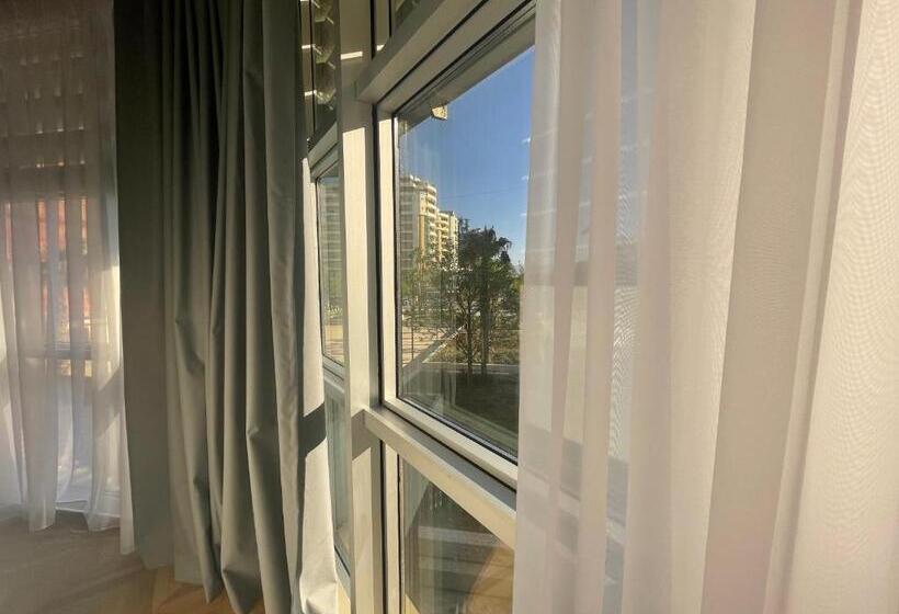 בית מלון כפרי Kondo Stays   Polifonia City Loft