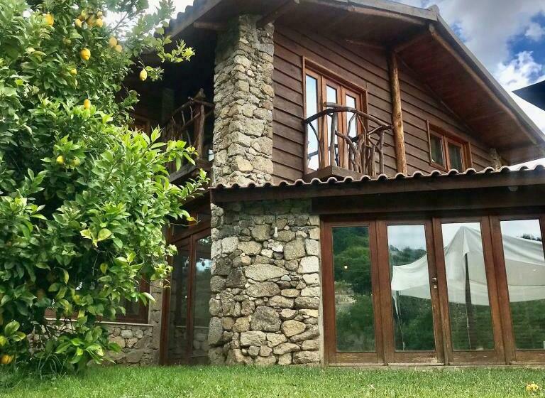 Отель Quinta Dos Carvalhos The Wine House Farm In Center Of Lamego Capital Of The Douro