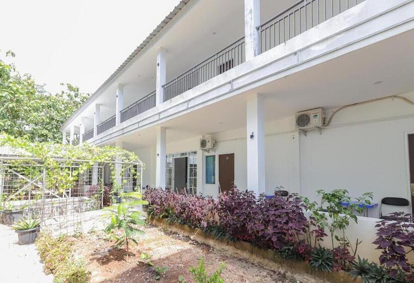 ホテル Reddoorz Near Rsud Banten Serang