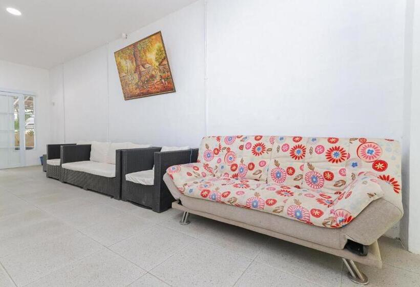 ホテル Reddoorz Near Rsud Banten Serang