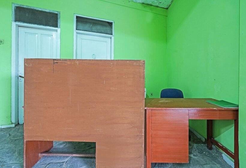 ホテル Spot On 91325 Pondok Hijau Guest House Syariah