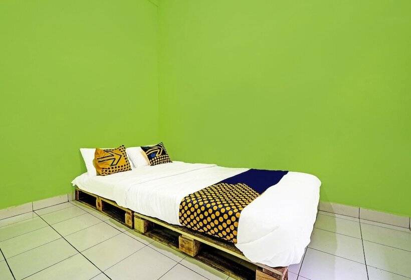 ホテル Spot On 91325 Pondok Hijau Guest House Syariah