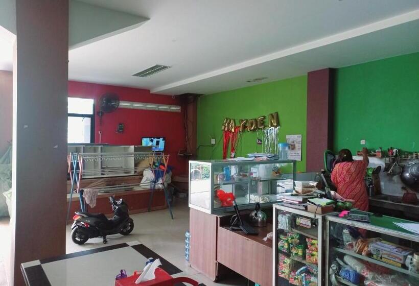 酒店 Spot On 91336 Guesthouse Tarumanegara