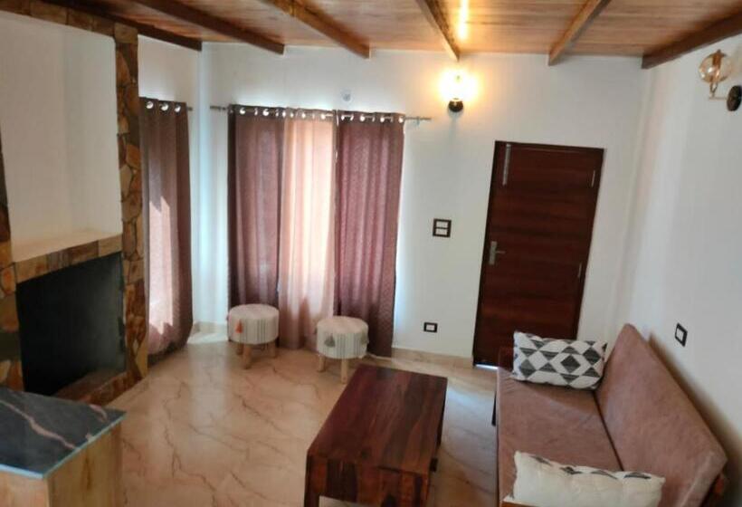 酒店 The Frostwood Resort