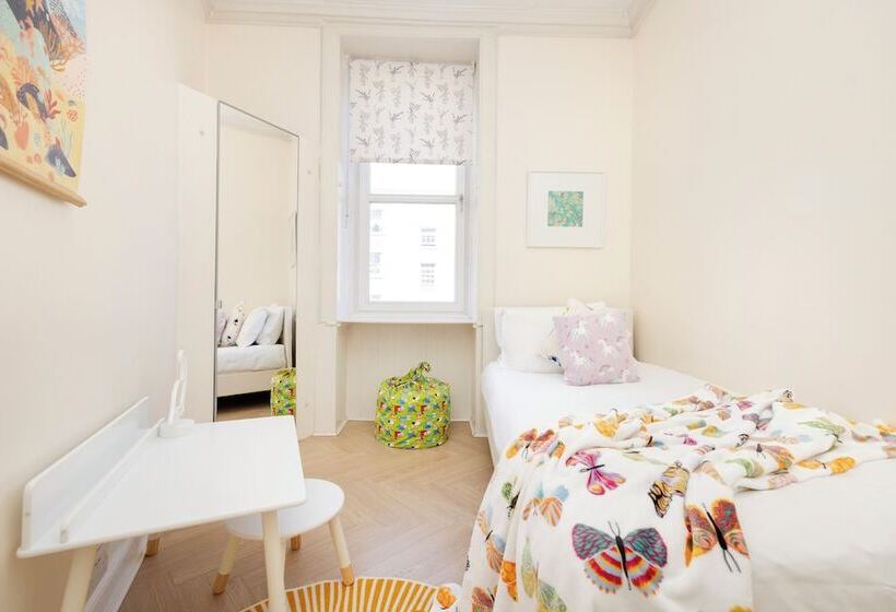 Joivy Modern Flat In City Centre   For Up To 3 Guests