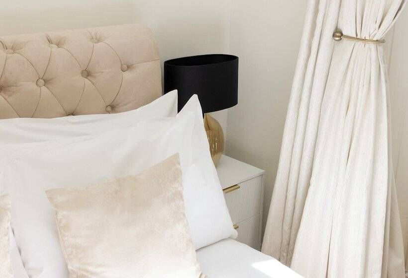 Joivy Modern Flat In City Centre   For Up To 3 Guests