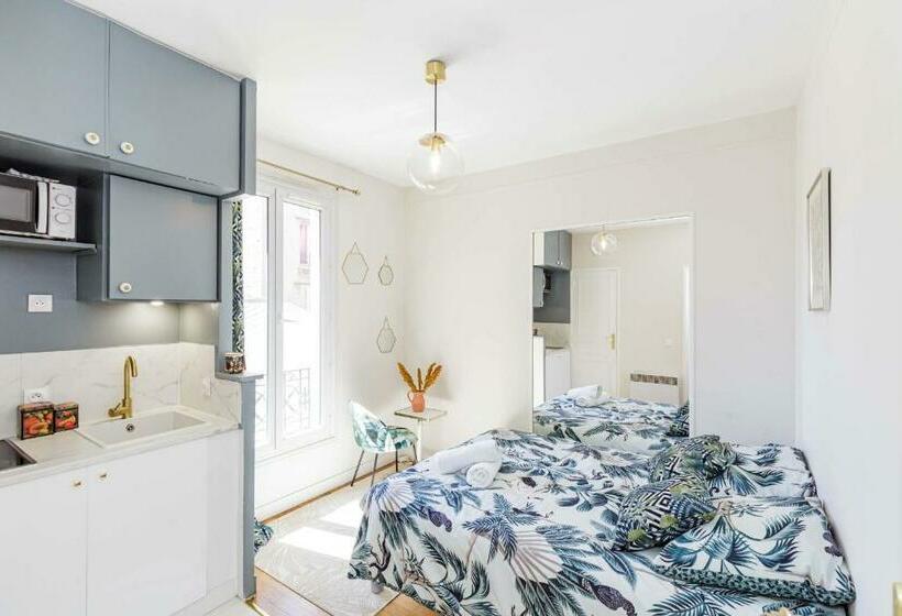 Nice Studio In The Heart Of Saint Ouen!