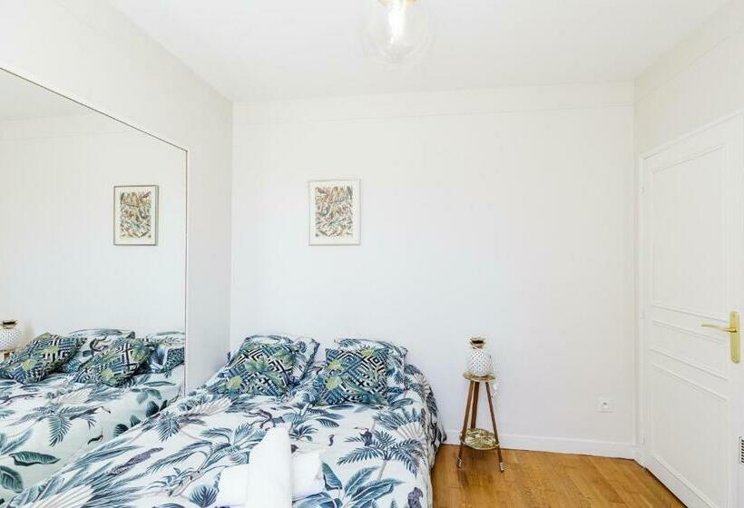 Nice Studio In The Heart Of Saint Ouen!