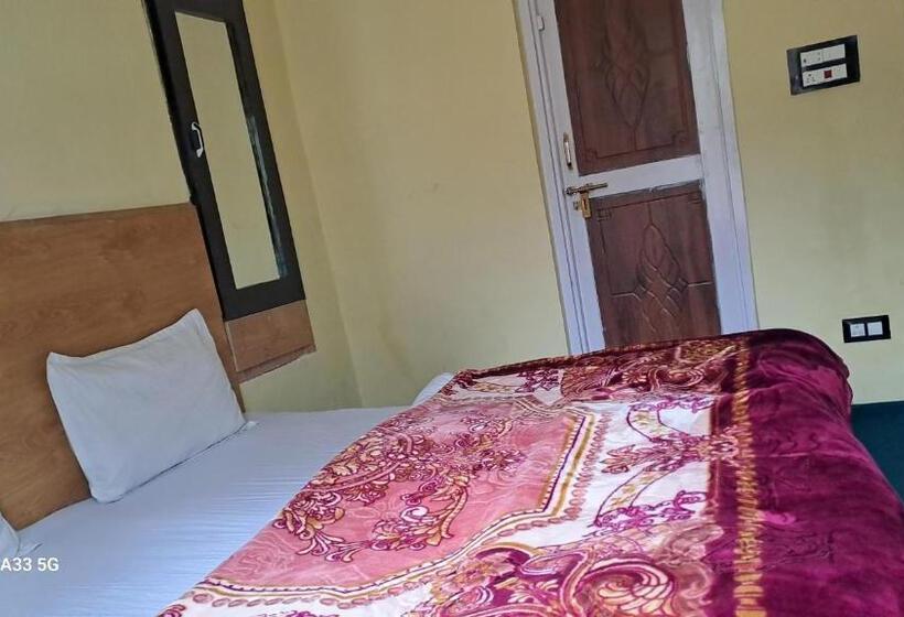 Пансион Al Ayaan Guest House