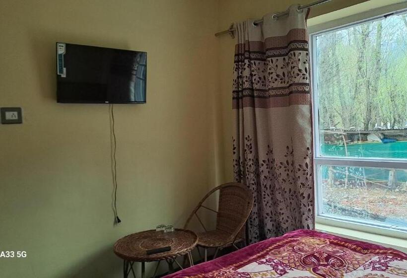 Пансион Al Ayaan Guest House