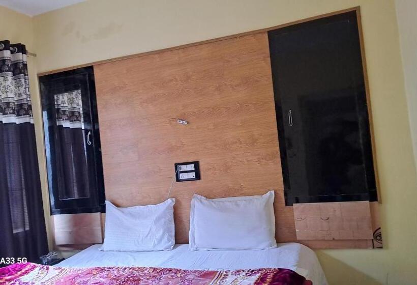 Пансион Al Ayaan Guest House