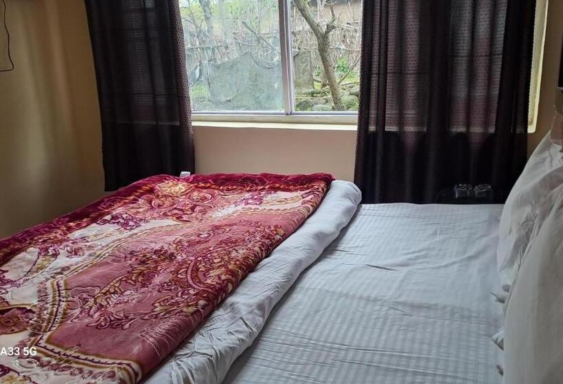 Пансион Al Ayaan Guest House