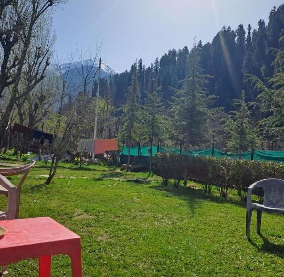 Пансион Al Ayaan Guest House