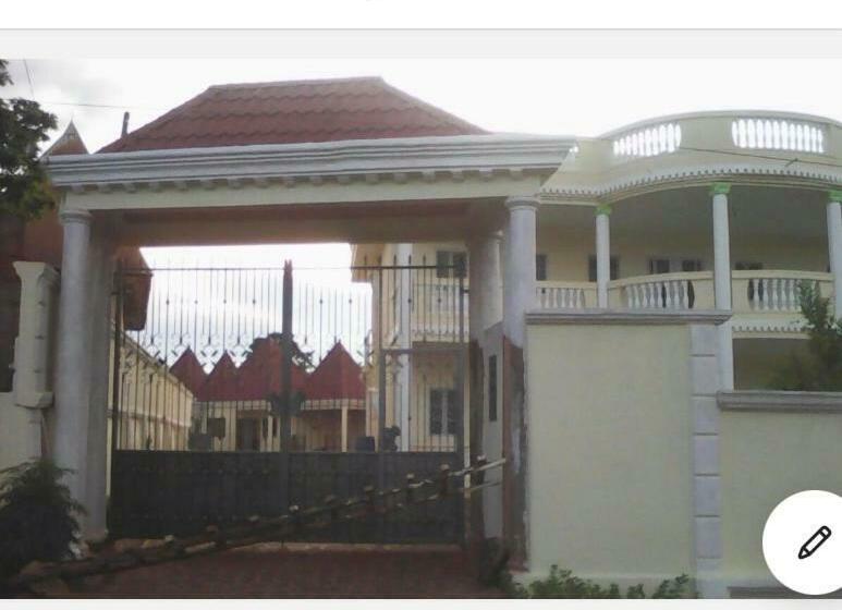 Пансион Manoir Des Princesses Bafoussam