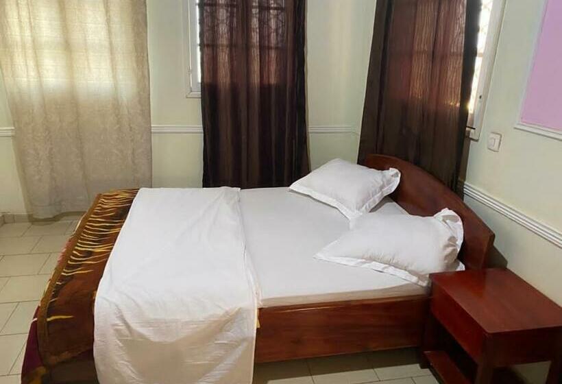 Пансион Manoir Des Princesses Bafoussam