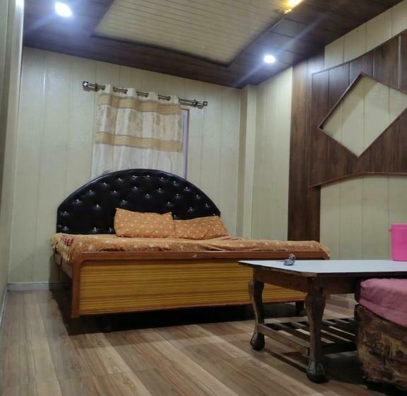 Пансион Monal Sarahan Bsr