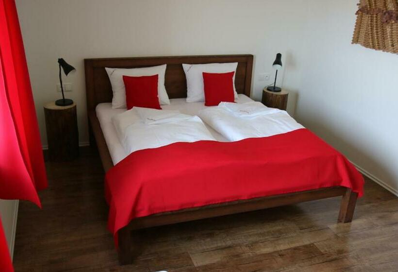 פנסיון Palavia Apartments