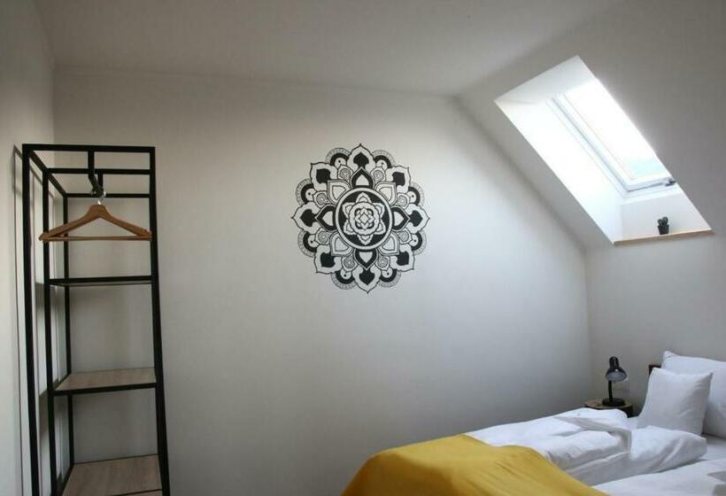 פנסיון Palavia Apartments