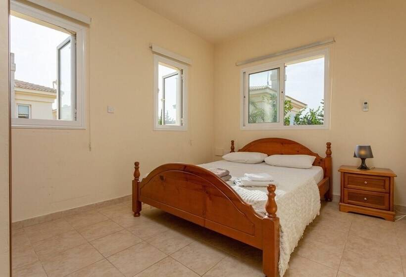 Villa Nikol In Paralimni